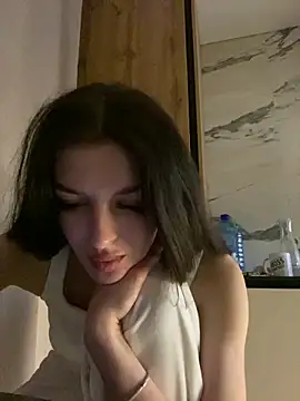 little_belucci live sex cam
