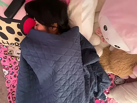 Onlypawzz live sex cam