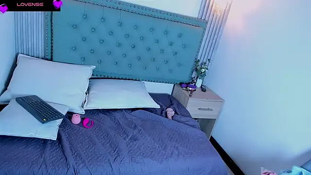 ScarletDollxxx's cam snapshot