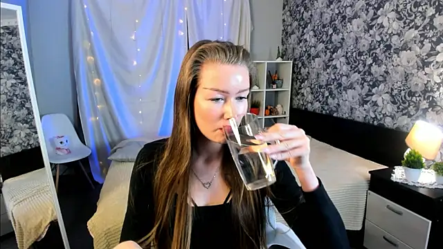 LinaMikaya's cam snapshot