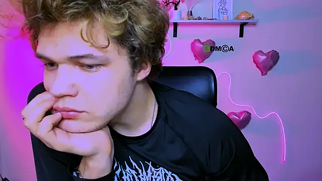 lucas_long_'s cam snapshot