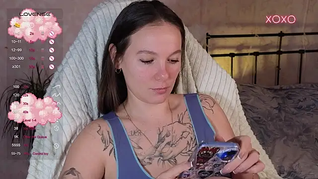 lil_luna_x's cam snapshot