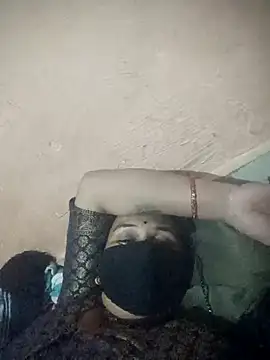 Chinki_pande's cam snapshot