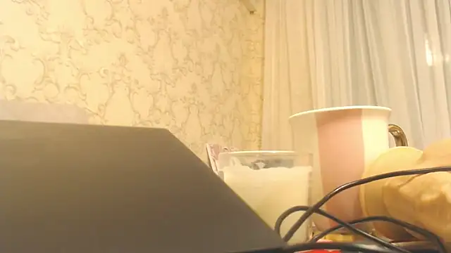 DolphinDreams live sex cam