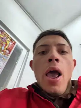 santiObrero live sex cam