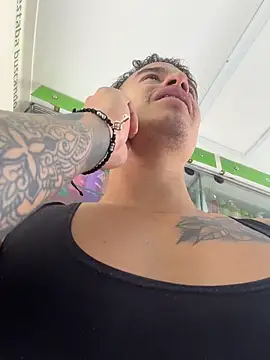 DominickVegas live sex cam