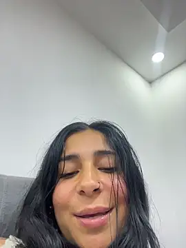 Meganmilk1 live sex cam