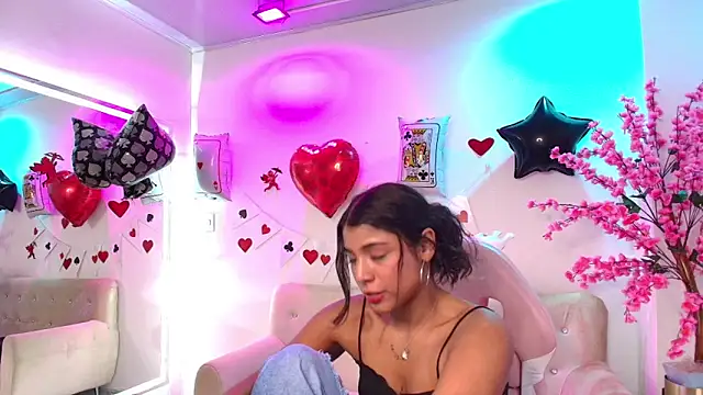 Divinee_Cloe's cam snapshot