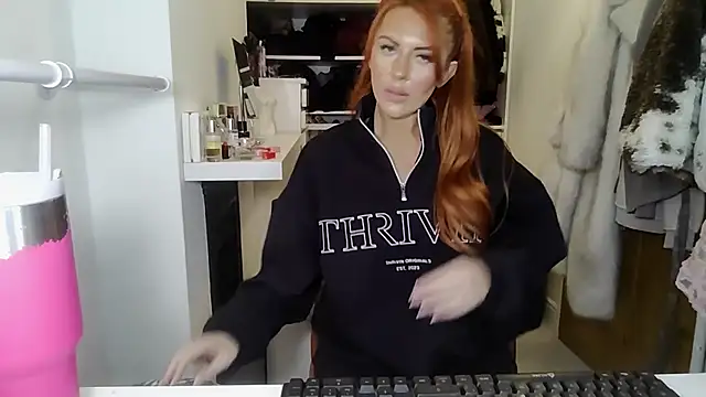 Emberreignedit live sex cam