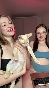 LeilaFloraX live sex cam