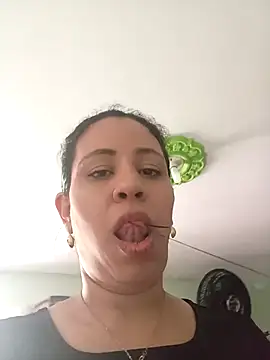 LeilaTaylor's cam snapshot