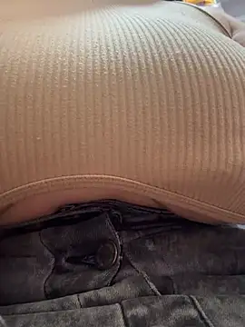 emilyjohanson live sex cam