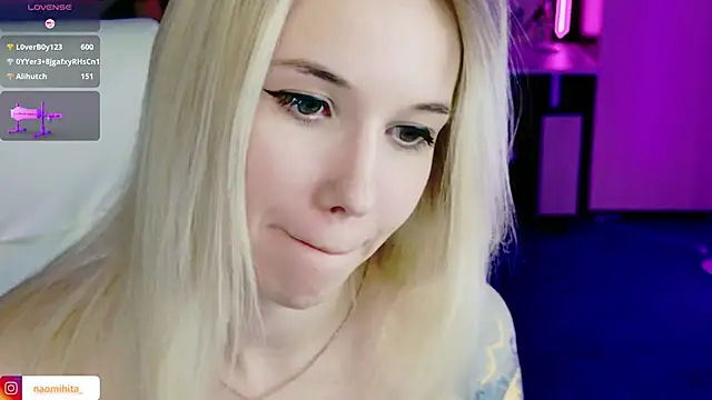 NaomiHita live sex cam