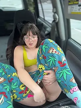 urpuppymoon's cam snapshot