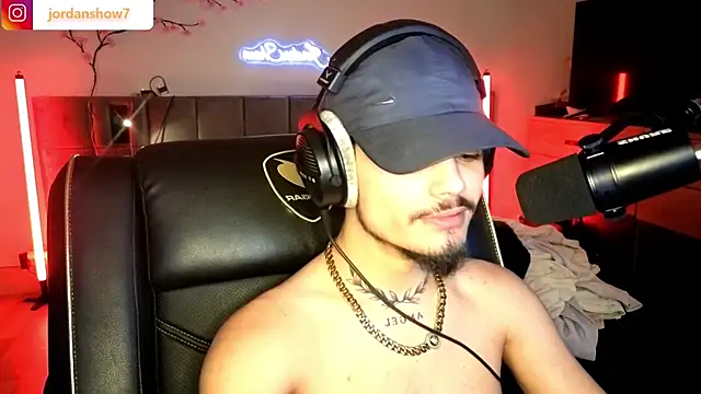 JordanShow live sex cam