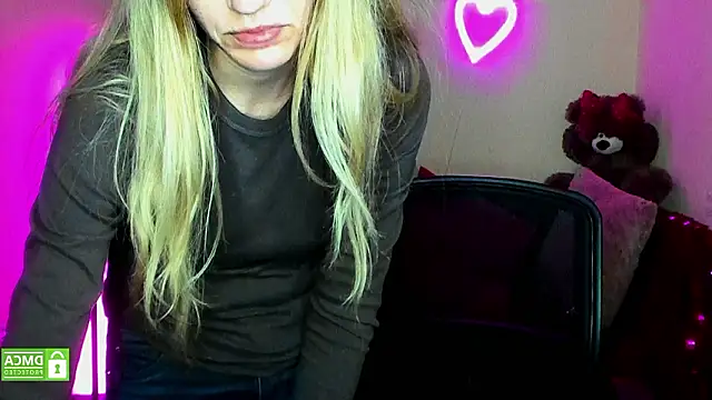 BlondMikey22 live sex cam