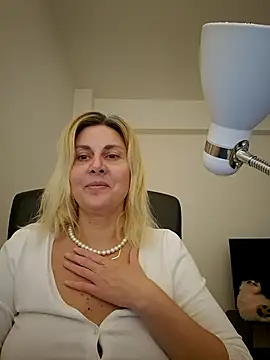 Amelia9798's cam snapshot