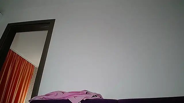 Julianna68 live sex cam