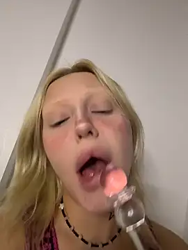 urlittlebaby666's cam snapshot