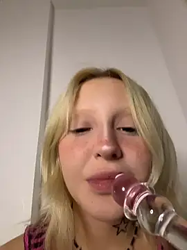 urlittlebaby666's cam snapshot