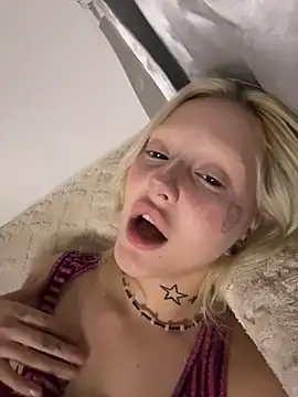 urlittlebaby666's cam snapshot