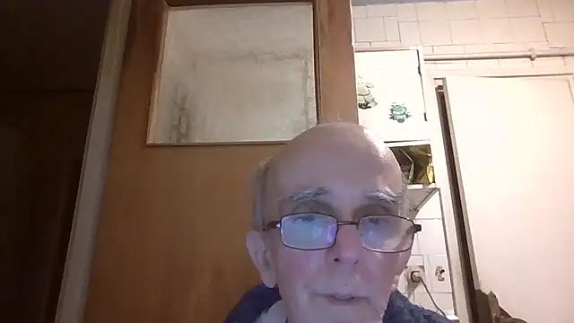 mariusica1@xh's cam snapshot