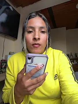 Cami_Leon2's cam snapshot