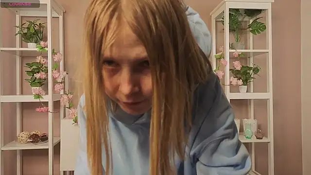 EssieVogel live sex cam