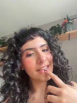 SugarTroubl33 live sex cam