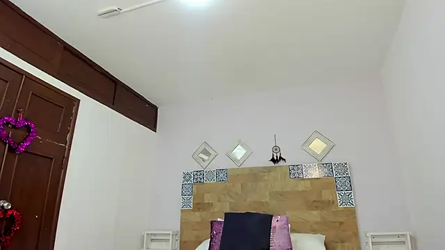 kylieBensoon's cam snapshot