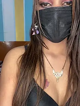 CUTI-NAINA live sex cam