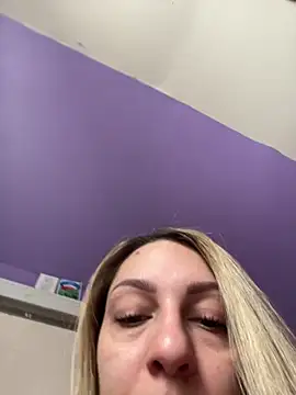 AmberLustXXX's cam snapshot