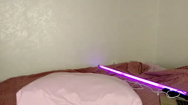 KiraMyth's cam snapshot