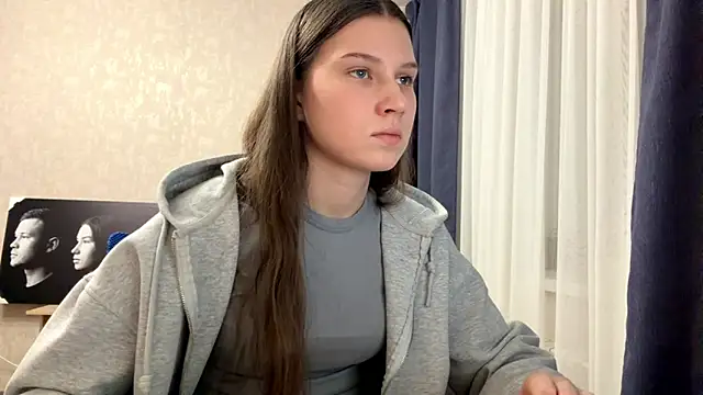 CloudyTube live sex cam