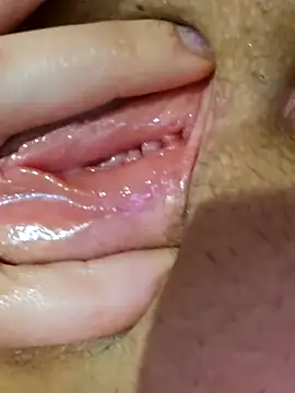 Virgin_Pussy_SquirtX live sex cam