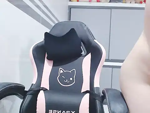 Heylen_bee live sex cam