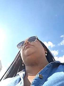 Arena_13's cam snapshot