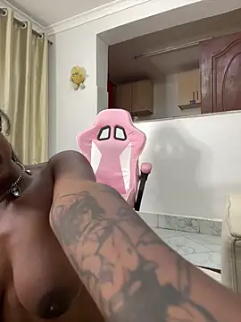 Lil-shawrie's cam snapshot