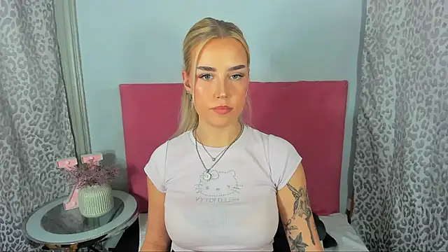 KristyHoney's cam snapshot