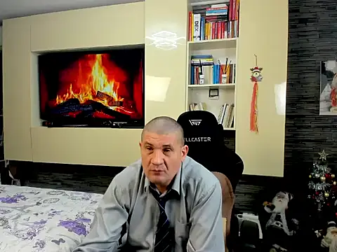 SpartacusDaddy48 live sex cam