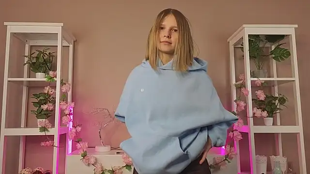 EssieVogel live sex cam