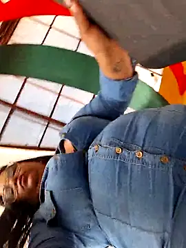 Arena_13's cam snapshot