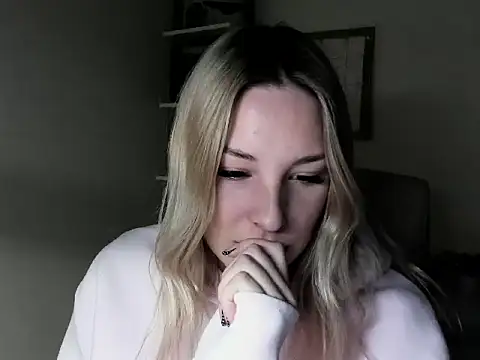 VelvetAngela live sex cam