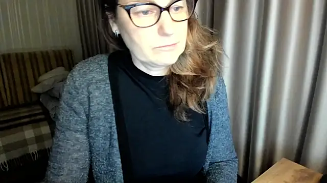 lauraoven live sex cam