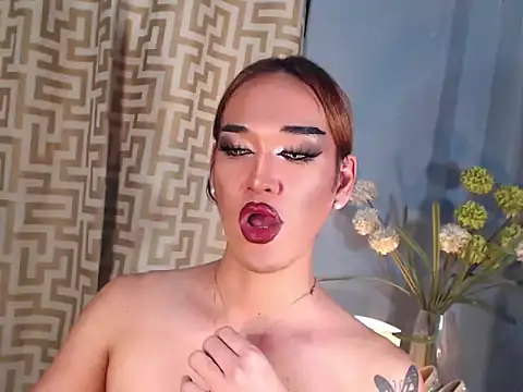 AleinaCroft live sex cam