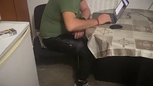 TARKAN1's cam snapshot