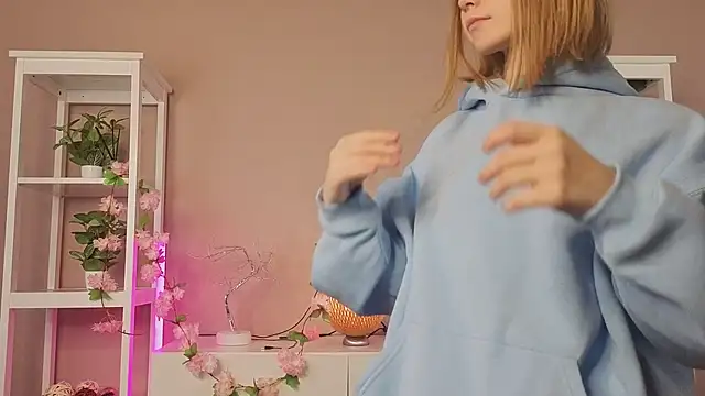 EssieVogel's cam snapshot