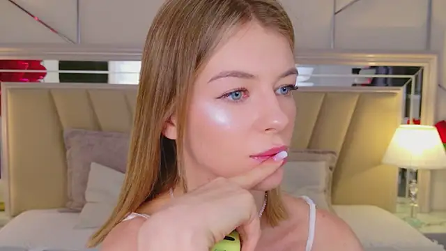 MeganMour's cam snapshot