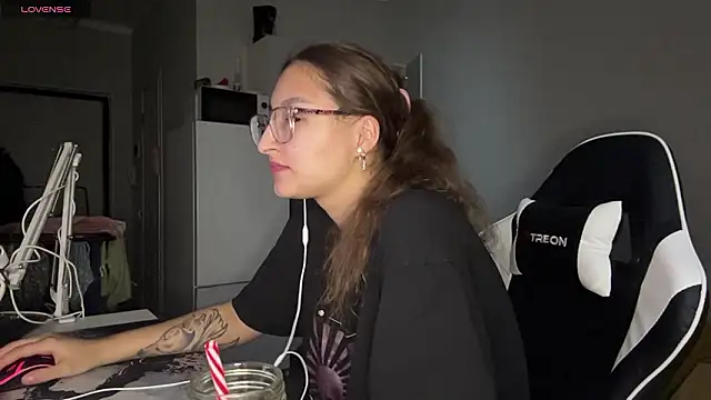 YettaUrive's cam snapshot