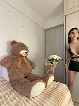 ZaraLuuv's cam snapshot